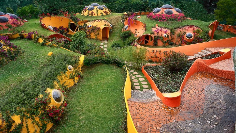 JAVIER SENOSIAIN’S ORGANIC ARCHITECTURE
