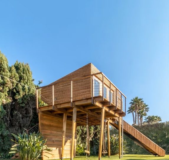 CASCAIS, PORTOGALLO UNA CASA SULL’ALBERO SENZA ALBERO